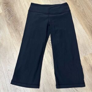 Lululemon Athletica Groove Black Cropped Yoga Pants